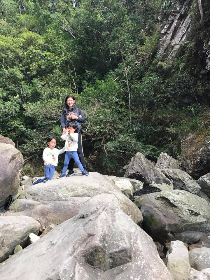 凍齡玉女復出！55歲陳明真美貌凍齡「年過半百接百萬代言」　樂當兩寶媽「生活以孩子為主」曝現況