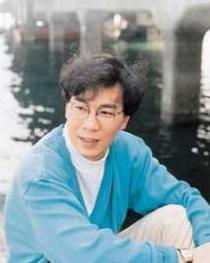 來不及復出！歌王重回歌壇「49歲卻出意外」後半生坐輪椅　妻選擇離開「66歲獨住養老院」嘗盡人情冷暖