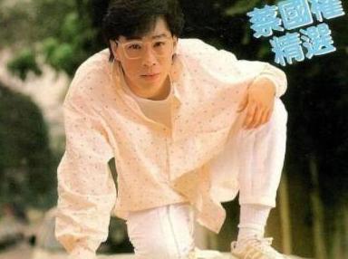 來不及復出！歌王重回歌壇「49歲卻出意外」後半生坐輪椅　妻選擇離開「66歲獨住養老院」嘗盡人情冷暖