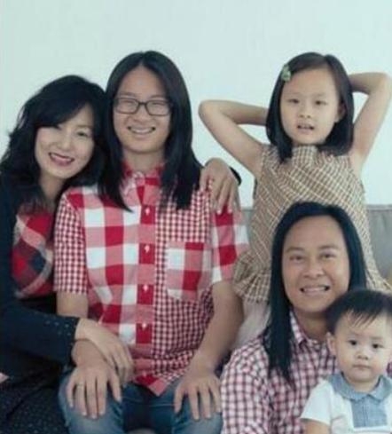 歷久不衰！草蜢團員堅持不解散「不讓恩師梅艷芳失望」　蔡一智大膽「苦追幫派老大前妻」終成幸福一家5口