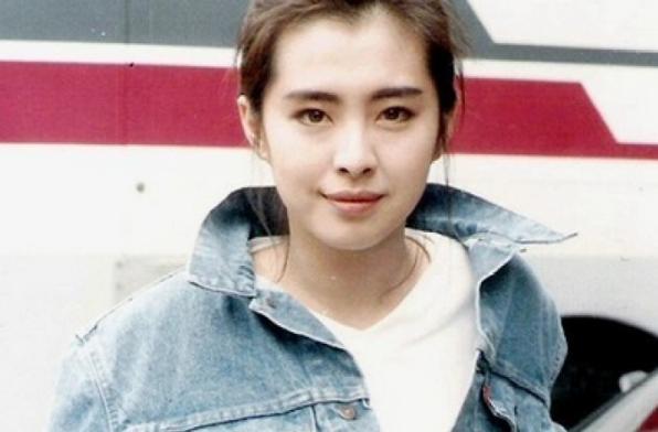 美貌不減當年！王祖賢曬「無瑕疵素顏」網驚艷：變更美　「獨居加拿大豪宅」53歲單身好愜意
