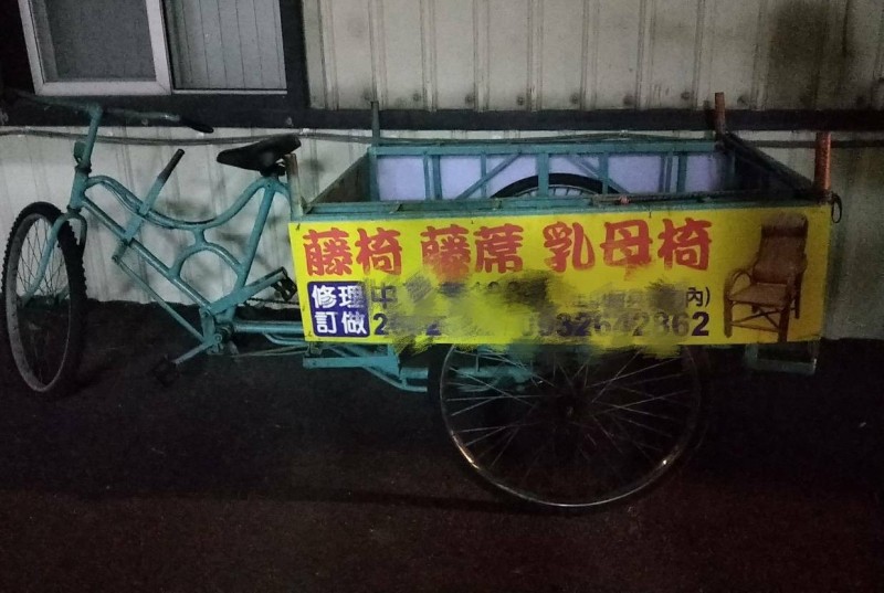 最後的溫柔!79歲老翁「為身障妻籌醫藥費」視力模糊仍拚命編藤椅 義賣1天售完「他當場落淚」