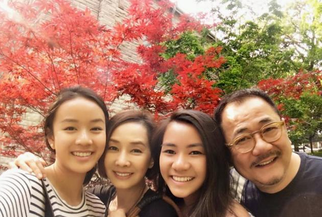 張國榮唯一求過婚的女人！2次離婚後「嫁給真愛24年」越活越美　如今「61歲同框女兒」宛如三姊妹