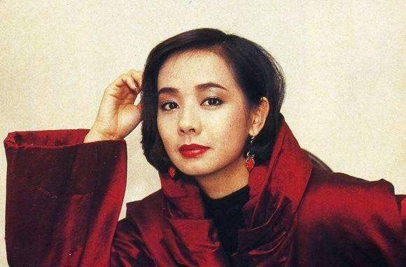 張國榮唯一求過婚的女人！2次離婚後「嫁給真愛24年」越活越美　如今「61歲同框女兒」宛如三姊妹