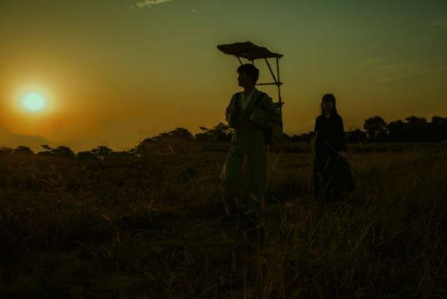 路再難，我都陪妳！為女孩「抱傷苦學照相」終得芳心　數千張照片「帶妻走出憂鬱症」親拍最美婚紗照