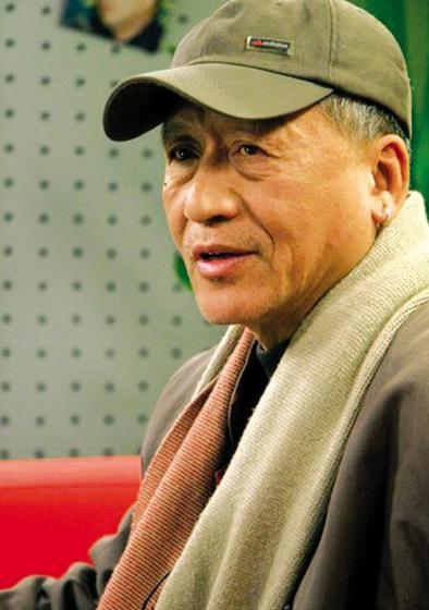 一生傳奇！「台灣流行樂壇教父」捧紅費玉清工作接不完　「心理生病了」突然隱退近況曝光