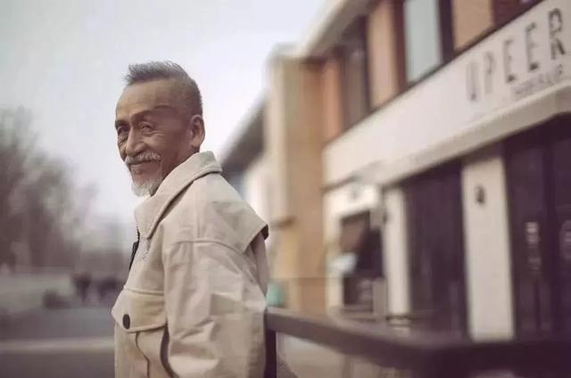 一生傳奇！「台灣流行樂壇教父」捧紅費玉清工作接不完　「心理生病了」突然隱退近況曝光