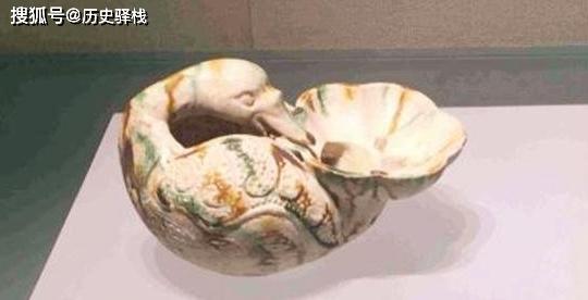 怎麼喝都喝不空！考古出土「1600年神奇酒杯 」一眼看不到底　「X光下 」專家揭秘：難怪可盛300杯