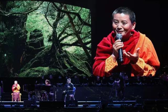 13歲選擇出家!脫離家庭陰影「看破紅塵入寺」詠唱梵音如天籟 化名利為慈善「建學校開醫院」視助人為使命