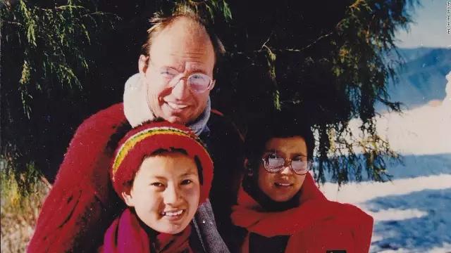 13歲選擇出家!脫離家庭陰影「看破紅塵入寺」詠唱梵音如天籟 化名利為慈善「建學校開醫院」視助人為使命