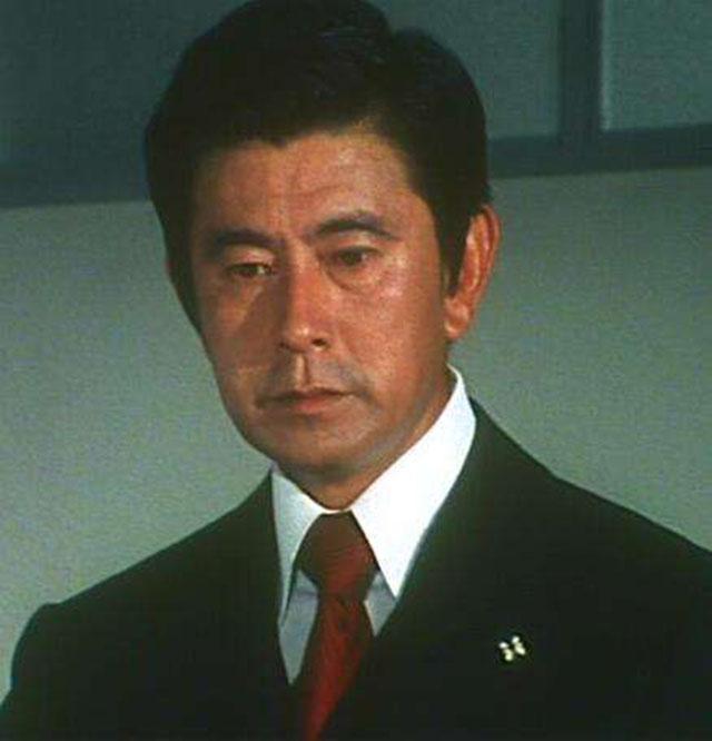 日劇中的完美父親！19歲受家族壓力「忍痛放棄初戀」　83歲「臨走前5小時娶她為妻」了無遺憾