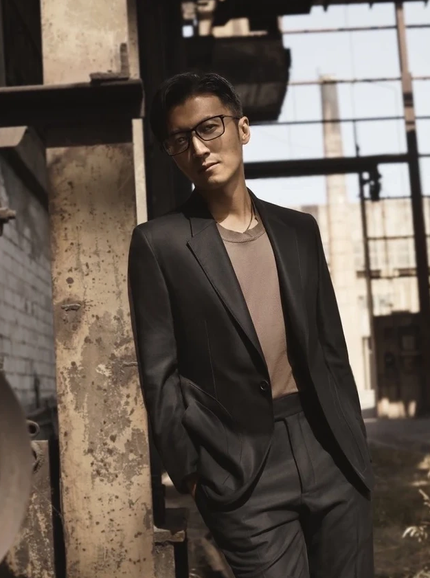 40歲謝霆鋒久違拍大片!成熟穩重仍不失少年感「身材顏值狀態」完全不輸當紅小鮮肉