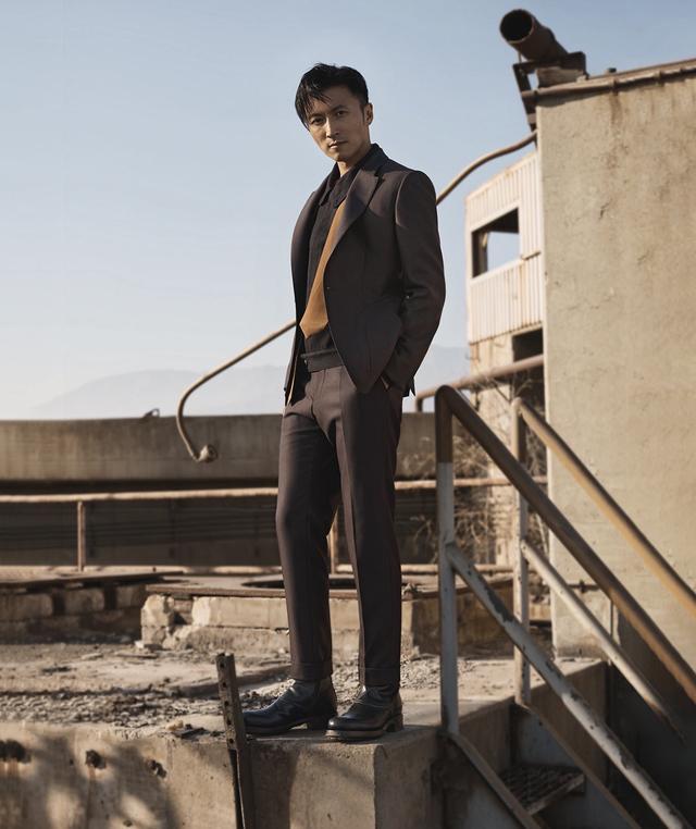 40歲謝霆鋒久違拍大片!成熟穩重仍不失少年感「身材顏值狀態」完全不輸當紅小鮮肉