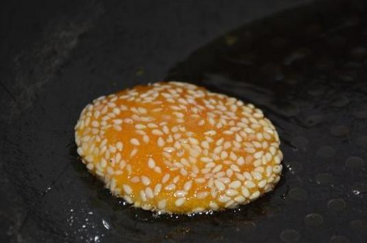 南瓜軟餅做法「不加糖不加水」香甜軟糯，孩子吃得津津有味