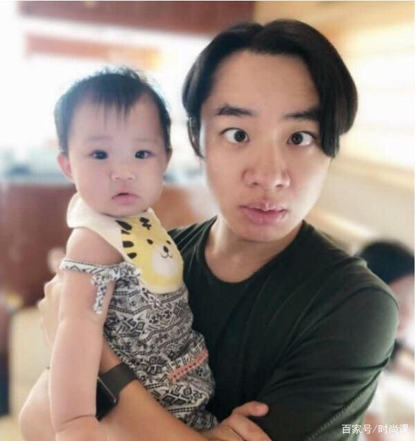 差13公分長短腳戀！諧星「娶選美冠軍女神」把妻寵成公主　結婚8年「一家四口」畫面美翻