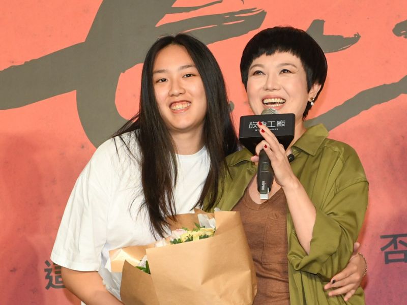 不只一個女兒！苗可麗曝「有6非婚生子女」全不在戶口上　哽咽坦言：「每次探望都會很想哭」