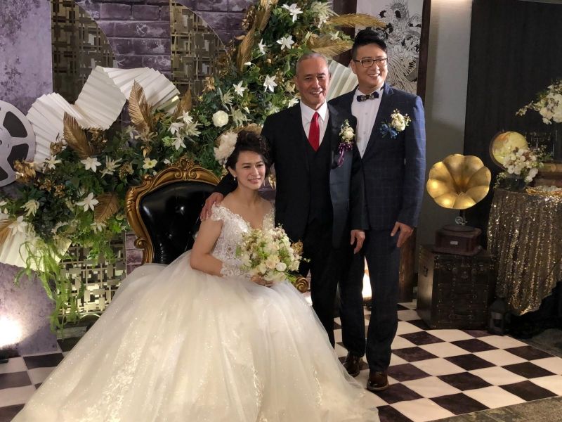 交往一個月閃婚！黑道爸爸嫁女兒「大小聘通通不收」　章家瑄笑曝爸爸心裡話：「感覺被賣了」