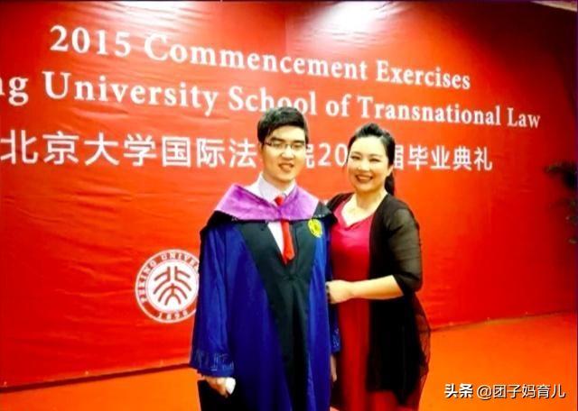 用愛創造奇蹟！兒出生「被判終生行動不便」學習能力不足　單親媽「堅持不放棄」愛子拚成哈佛高材生