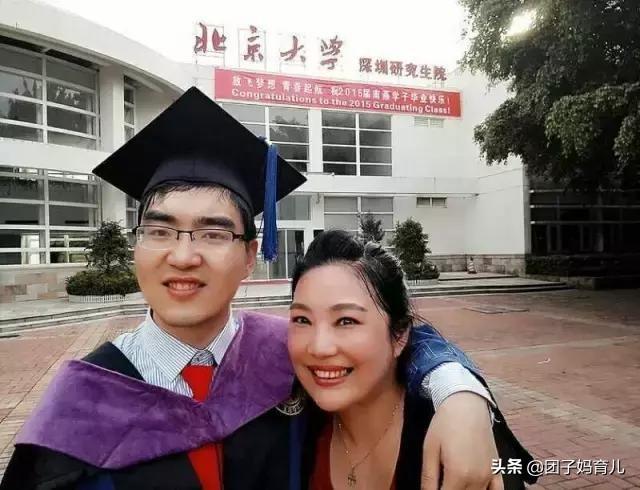 用愛創造奇蹟！兒出生「被判終生行動不便」學習能力不足　單親媽「堅持不放棄」愛子拚成哈佛高材生