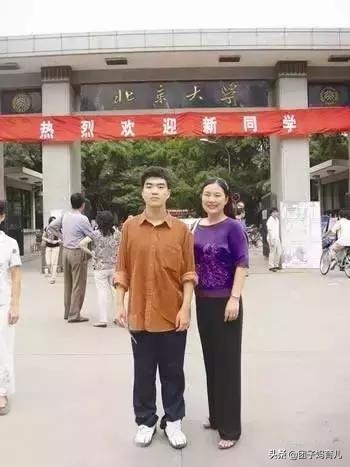 用愛創造奇蹟！兒出生「被判終生行動不便」學習能力不足　單親媽「堅持不放棄」愛子拚成哈佛高材生