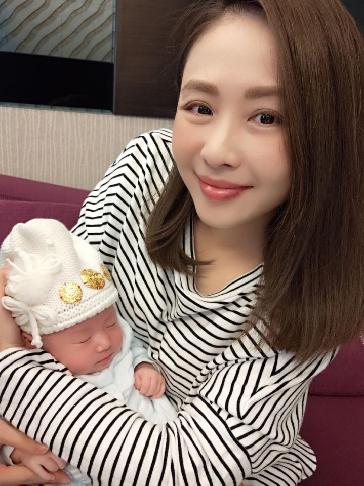 39歲當媽！吳淑敏「從不婚升格新手媽媽」幸福到不真實　每3小時親餵不喊苦「甜擁2最愛慶生」