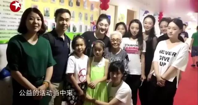 閨蜜變婆媳！36歲大齡女「甜嫁小11歲閨蜜兒子」 　神隊友超強助攻「一看見老公」全場震驚：太相配