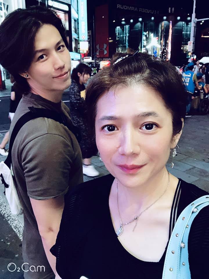 最美瓊女郎之一！林瑞陽前妻「被兒出賣近照」臉蛋超凍齡　「一家三口高顏值」獨子跟隨出道