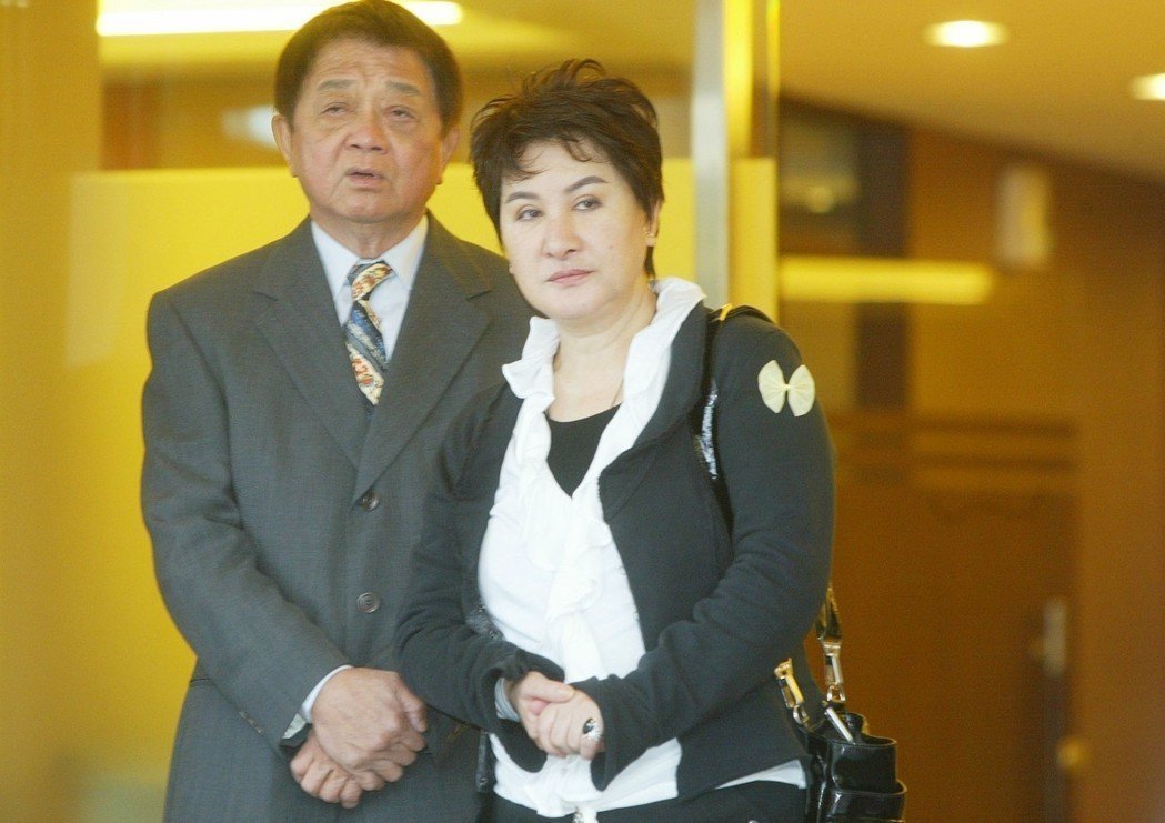 奉獻一生！楊麗花淚曝「痛失自己的孩子」甘願當後媽35年　再三容忍尪背叛：「願做你背後的女人」