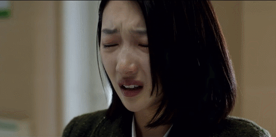 28歲就奪雙影后！3歲父逝母改嫁「繼父做苦工撐起她的明星夢」　如今身價上億「買豪宅送爸爸」超勵志