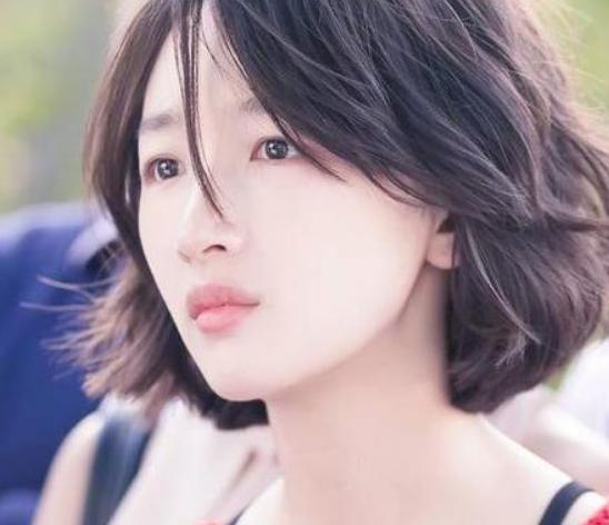 28歲就奪雙影后！3歲父逝母改嫁「繼父做苦工撐起她的明星夢」　如今身價上億「買豪宅送爸爸」超勵志