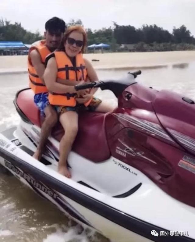 年齡不是問題！24歲男子「跨越國界」娶65歲阿嬤為妻，  還不允許對方穿裙子「怕她被搶走」