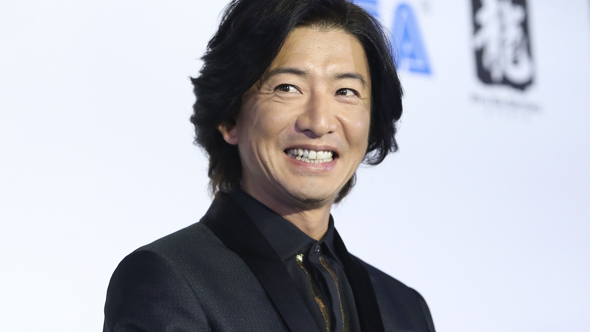 紅30年是因為他值得！木村拓哉「從不帶劇本到片場」　後輩一聽狂讚：他還記住片場每個人的名字