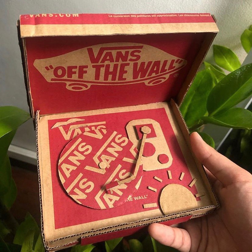 鞋盒不要丟！IG新挑戰「改造VANS鞋盒」比誰猛　神人出手「做出超潮小家電」一插電真的可以用！