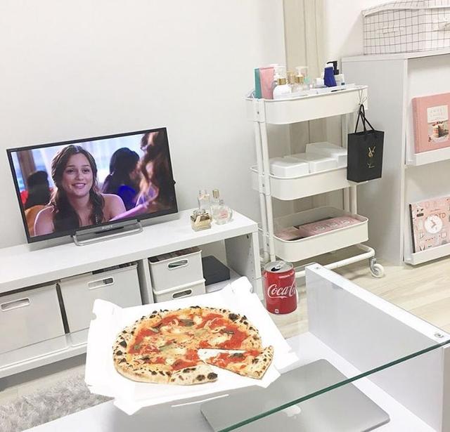 原來一個人過也可以很酷!單身女「獨居7.5坪公寓」引萬人圍觀,「超精緻內部布置」溫馨又舒適