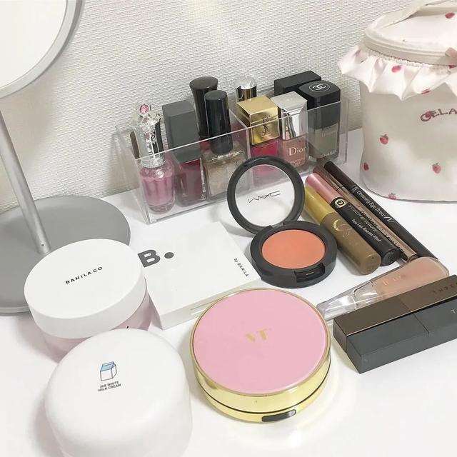 原來一個人過也可以很酷!單身女「獨居7.5坪公寓」引萬人圍觀,「超精緻內部布置」溫馨又舒適