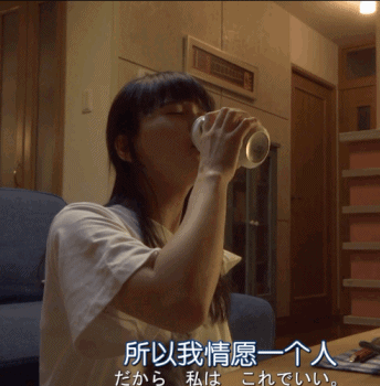 原來一個人過也可以很酷!單身女「獨居7.5坪公寓」引萬人圍觀,「超精緻內部布置」溫馨又舒適