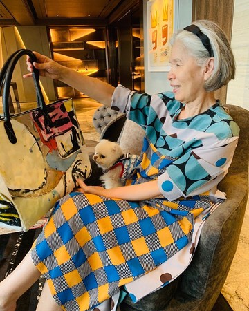 把媽媽寵成公主！周杰倫「公主抱葉惠美」甜喊：全天下最重要的人　婚後堅持與母同住「陪她做想做的事」報答養育恩