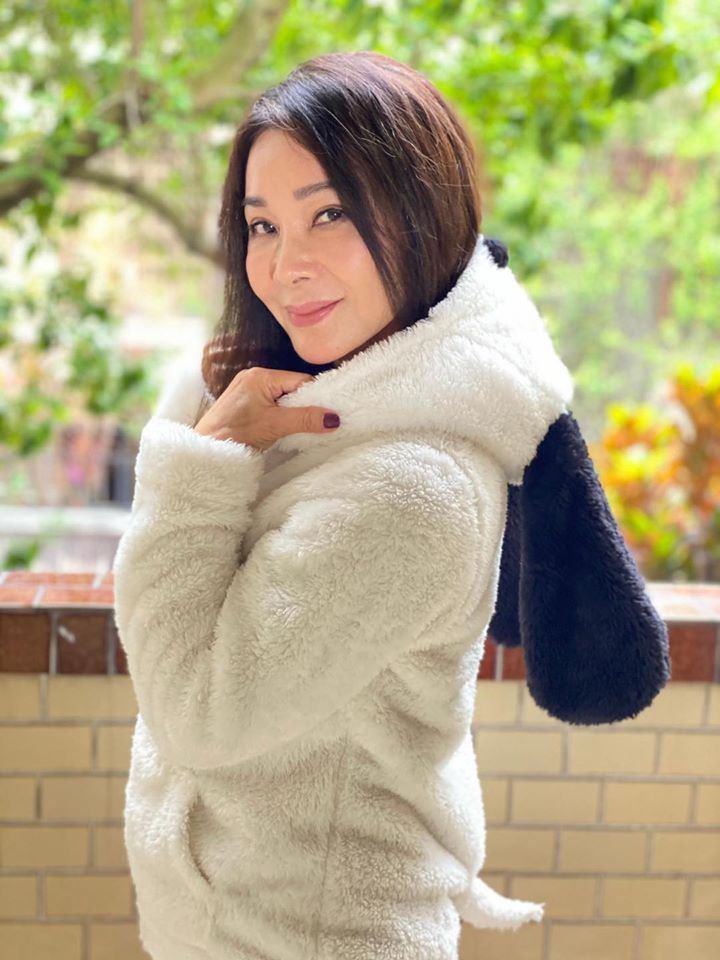 陳美鳳兒時遭送養「10年換5所小學」看盡臉色！養母視如己出「給了第二個家」遺憾來不及讓她享福