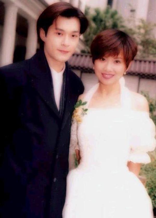 苦盡甘來！49歲「兒歌天后」陳松伶曾被騙破產患抑鬱「嫁小8歲老公結婚9年未生子」近照凍齡被寵成公主