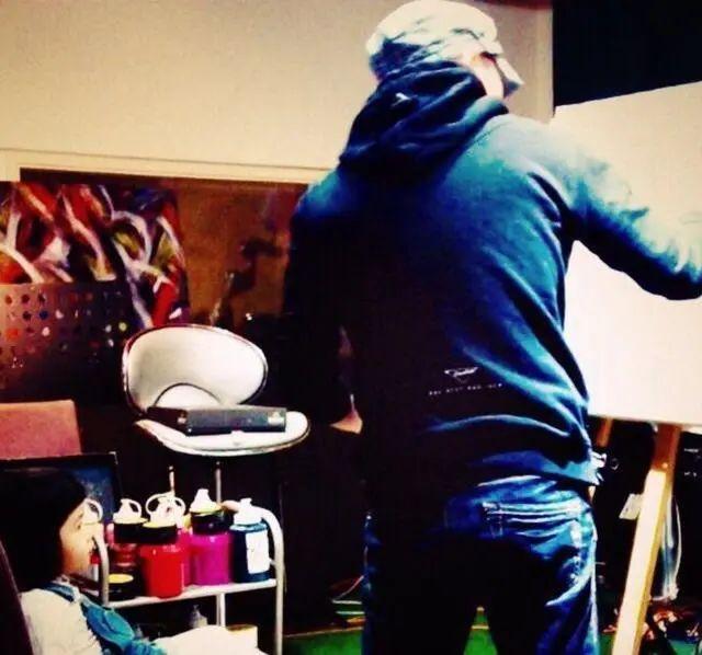 3人世界好溫馨!朱茵豪宅「超大落地窗」視野寬闊 「恩愛21年被寵成少女 」連卧室裝修都超浪漫