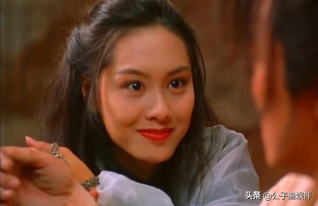 3人世界好溫馨!朱茵豪宅「超大落地窗」視野寬闊 「恩愛21年被寵成少女 」連卧室裝修都超浪漫