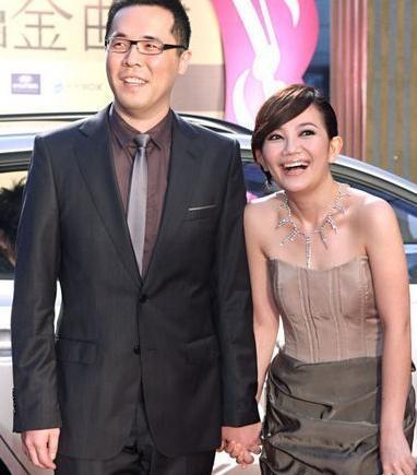 42歲梁靜茹罕曬日常！離婚後沉迷吉他「做妝髪也不離手」「面容卻消瘦」惹粉絲心疼