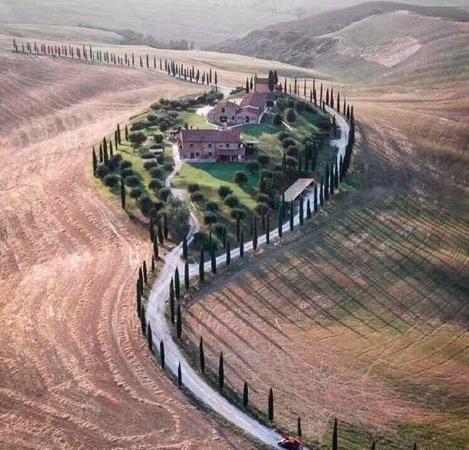 比駙馬還懂享受！「爾康」鄉下豪宅内景曝光：氣勢恢宏古色古香，與千畝良田構成「巨幅太極圖」