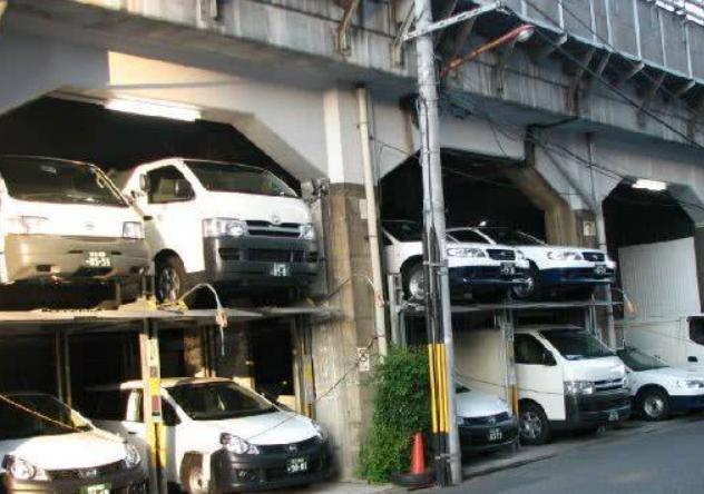 日本人創意無極限！「3種超逆天設計」不愁沒車位，最逆天「摩天輪停車位」全網讚爆：設計師腦洞真大