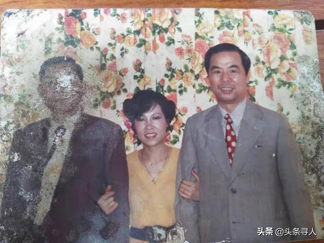 一別就是70年！父緊握泛黃相片「背面字句催淚 」　臨走前交代「一定要找到大伯」兒圓遺願跨海尋親