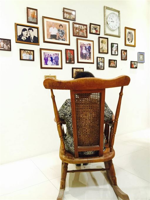 當開心農夫!林國基為90歲老母「砸百萬裝修」打造無障礙空間 捧現金「買陽明山千萬豪宅」種2千棵植物