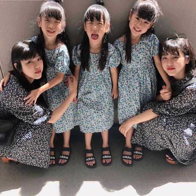 五倍幸福！辣媽生雙胞胎「幾年後又懷3胞胎」百萬分之一機率　「6人母女裝爆紅」一轉眼小女孩都長大了