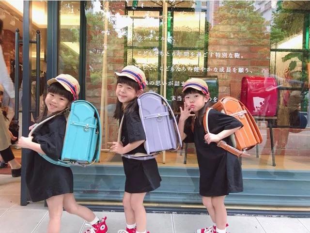 五倍幸福！辣媽生雙胞胎「幾年後又懷3胞胎」百萬分之一機率　「6人母女裝爆紅」一轉眼小女孩都長大了