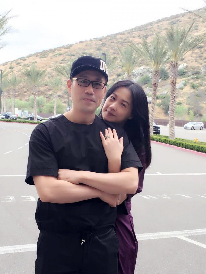 羅時豐愛妻曝光！結婚24年「浪漫送昂貴戒指」老婆開心得要命　自認開明老爸「對兒傳授戀愛守則」：喜歡就追