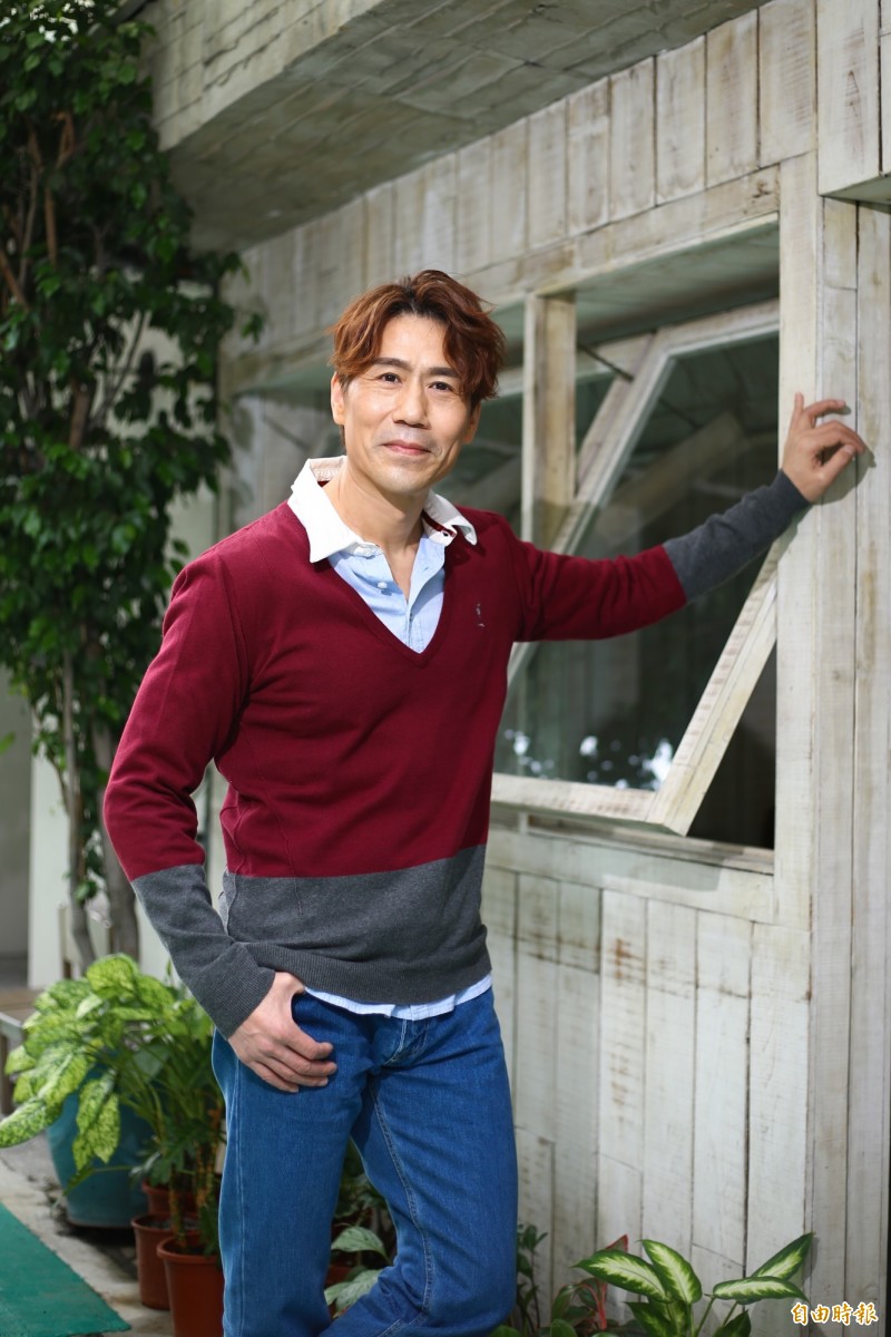 羅時豐愛妻曝光！結婚24年「浪漫送昂貴戒指」老婆開心得要命　自認開明老爸「對兒傳授戀愛守則」：喜歡就追